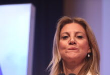 Καρυστιανού κατά Μητσοτάκη: «Πώς επιλέγει υπουργούς;» – Στο στόχαστρο Μαρκόπουλος, Γεωργιάδης και Βορίδης