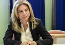 Ο ΔΣΑ αρνείται στην Καρυστιανού αίθουσα, που αρχικά έδωσε, για εκδήλωση – Το παρασκήνιο με την αφίσα και τις υπογραφές