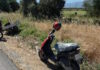 Τροχαίο στη Μεσαρά: Μηχανάκι «καρφώθηκε» σε καρότσα που έσερνε σταματημένη μοτοσικλέτα