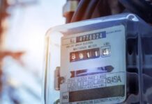 ΔΕΔΔΗΕ: «Πείραζαν» μετρητές και έκλεβαν ρεύμα στη μισή Ελλάδα – Το κόστος της ζημιάς