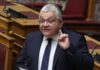 Κουκουλοφόροι πέταξαν τρικάκια στο σπίτι του υφυπουργού Παιδείας Νίκου Παπαϊωάννου – «Δεν έκανα ποτέ πίσω»