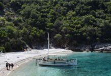 Κτηματαγορά: Αναλυτικοί πίνακες με τις τιμές για παραθαλάσσια οικόπεδα σε 108 περιοχές