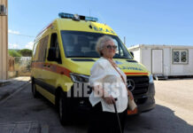Πάτρα: 87χρονη που είχε χάσει δύο παιδιά και τη νύφη της σε τροχαίο έκανε δωρεά ασθενοφόρου στο ΕΚΑΒ