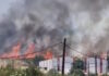 Φωτιά στο Δερβένι Θεσσαλονίκης: Καίει ξερά χόρτα