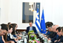 Μητσοτάκης: Αναμένεται και άλλη πτώση στην τιμή της βενζίνης στην αντλία – Έλεγχοι στην αγορά