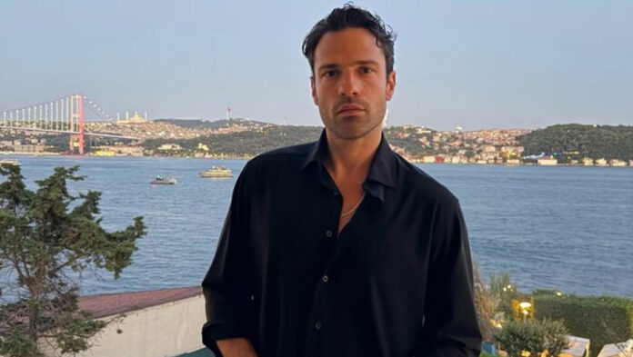 1784598038_Αγνώριστος-ο-Κωνσταντίνος-Αργυρός-Ξύρισε-τα-μούσια-του-και-δείχνει.jpg