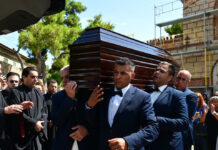 Μαίρη Λίντα: Αυτή ήταν η πιο συγκινητική στιγμή στο τελευταίο αντίο
