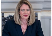 Συντάξεις χηρείας: Πότε έρχεται η διάταξη – Τι είπε η Άννα Ευθυμίου για τις εισφορές εργαζομένων του ταμείου επαγγελματικής ασφάλισης