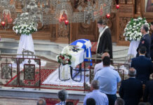 Κωνσταντίνος Λαιμοδέτης: Θρήνος στην κηδεία του 27χρονου Ανθυποπυραγού που έχασε τη ζωή του στο Γύθειο
