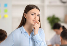 «Waiting mode»: Τι είναι και γιατι μας «τρώει» όλη τη μέρα;