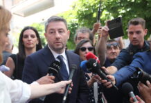 Ανδρουλάκης από την κηδεία της Βάγιας Νέστορα: «Καμία ανοχή στη βία, την τρομοκρατία και τον διχασμό»
