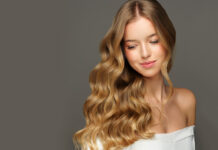 Biscαπόf bronde: Το hair color που θα σας πείσει να βάψετε τα μαλλιά σας