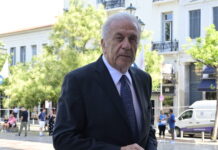 Δημήτρης Αβραμόπουλος: Η Επιτροπή Δεοντολογίας της Βουλής εισηγείται την άρση ασυλίας του για το Qatargate – «Είμαι στη διάθεση των βελγικών Αρχών»