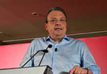 Σωκράτης Φάμελλος: Το χρονικό μιας προαναγγελθείσας παραίτησης – Ο ΣΥΡΙΖΑ σε δίνη διαδοχής και επιβίωσης