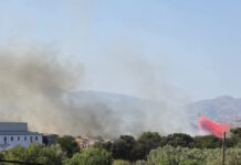 Φωτιά στο Κορωπί: Ήχησε το 112 για ετοιμότητα, σηκώθηκαν εναέρια μέσα