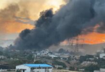 Φωτιά στο Ωραιόκαστρο: Πύρινη κόλαση στο εργοστάσιο ανακύκλωσης, κάηκαν παραπήγματα – Μηνύματα του 112 και εκκενώσεις