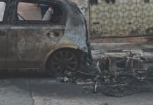 Κυψέλη: Αυτοκίνητο κάηκε ολοσχερώς από φωτιά που ξέσπασε σε ηλεκτρικό σκούτερ