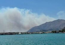 Φωτιά στο Ρέθυμνο: Σε εξέλιξη η εκκένωση της Αγίας Γαλήνης – Πάνω από 2.000 τουρίστες στην περιοχή