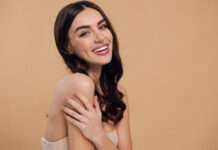 Τα hair colors για να ανανεώσετε τα μαλλιά σας εάν είστε μελαχρινές