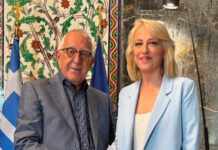 Δούρου στην πρώτη συνάντησή της ως πρόεδρος της ΚΟ του ΣΥΡΙΖΑ με τον Κακλαμάνη: «Θα δώσουμε μάχη απέναντι στην απαξίωση της πολιτικής»