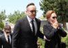 Κηδεία Βασίλη Λεβέντη: Συγκλονισμένοι η σύζυγος και ο γιος του Μάριος Γεωργιάδης στο τελευταίο αντίο στον πρόεδρο της Ένωσης Κεντρώων