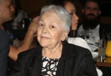 Μαίρη Λίντα: Η δολοφονία της μητέρας της που σημάδεψε τη ζωή της – Διαρρήκτες την χτύπησαν και την έκαψαν ζωντανή