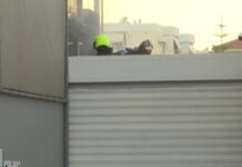 Φωτιά σε επιχείρηση στο Μενίδι: Διακοπή κυκλοφορίας στη Λ. Δημοκρατίας