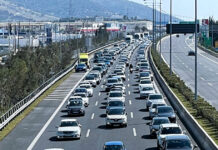 Φωτιά σε αυτοκίνητο στην Αττική Οδό – Καθυστερήσεις στην περιοχή των Αχαρνών