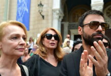 Κηδεία Μάρως Κοντού: Συντετριμμένοι Άντζελα Γκερέκου, Ανδρέας Γεωργίου και Νίκη Παλληκαράκη – «Έφυγε γαλήνια και γεμάτη ζωή»