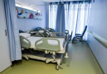Μύκονος: Στο «Παίδων» αγοράκι 2,5 ετών που έπεσε σε πισίνα ξενοδοχείου και κατάπιε μεγάλη ποσότητα νερού