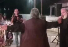 Σέρρες: Ιερείς έκλεψαν την παράσταση σε πανηγύρι – Ο ένας τραγούδησε «Της Γερακίνας γιος» και ο άλλος χόρεψε ζεϊμπέκικο