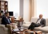 Υπογραφή Μνημονίου Συνεργασίας μεταξύ Υπουργείου Εξωτερικών και ΕΒΕΑ – Τι προβλέπει για την ενίσχυση της ελληνικής επιχειρηματικότητας στις διεθνείς αγορές