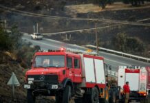 Φωτιά στο Λασίθι: Δυο πυροσβεστικά οχήματα εγκλωβίστηκαν στις φλόγες και κάηκαν ολοσχερώς