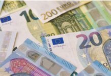 Μεγάλο «αγκάθι» ο πληθωρισμός για εισοδήματα και ανάπτυξη – Πόσο «κόβει» από το ΑΕΠ και πώς μηδενίζει τις αυξήσεις των μισθών