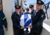 Ρέθυμνο: Σπαραγμός στην κηδεία του 25χρονου ήρωα πυροσβέστη που πέθανε στη φωτιά – Με λουλούδια στα χέρια τον αποχαιρέτησαν