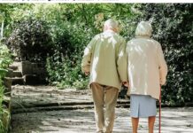 Kεραμέως: Δεν θα γίνει καμία περικοπή στις συντάξεις χηρείας