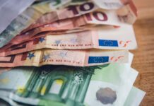 Συνταξιοδότηση: Θα αυξηθούν τα όρια ηλικίας στα 70 έτη; Τι απαντά η Kεραμέως
