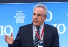 Θάνος Ντόκος: Σε «συναγερμό» το Μαξίμου μετά τη φάρσα των Ρώσων – Η απάντηση στην αντιπολίτευση που θέλει την παραίτησή του