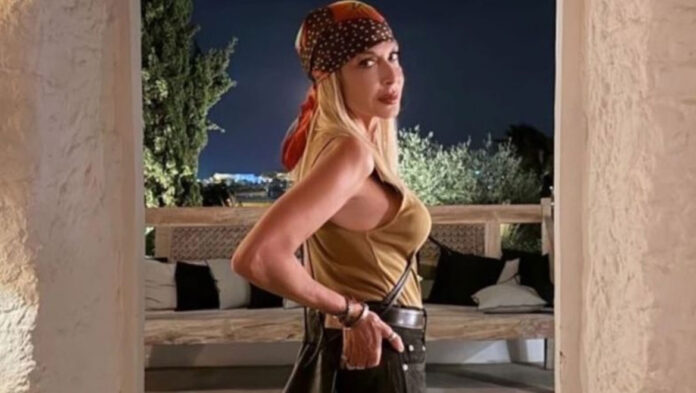 Άννα-Βίσση-Οι-φωτογραφίες-από-το-ταξίδι-της-στο-πολυτελές.jpg