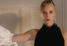 Γυμνή η Charlize Theron πριν την πρεμιέρα της «Οδύσσειας» στο Λονδίνο