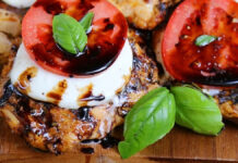 Κοτόπουλο caprese: Η εύκολη συνταγή για μεσογειακό γεύμα
