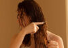 Air-dry hair: Πώς να στεγνώνεις φυσικά τα μαλλιά σου χωρίς φριζάρισμα