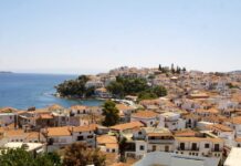 Σκιάθος: 15χρονος κατήγγειλε 17χρονο για σεξουαλική κακοποίηση – Τον απειλούσε ότι θα ανέβαζε βίντεο στο διαδίκτυο