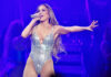 Jennifer Lopez: Το λαμπερό nude μανικιούρ της έχει μπει στα αποθηκευμένα μας