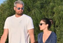Ο Γιώργος Μπόγρης και η μελαχρινή σύντροφός του, Κατερίνα Νίκα σε χαλαρές στιγμές στην Πάρο