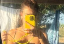 Κλέλια Ανδριολάτου: Ποζάρει τόπλες στις διακοπές της στο Πήλιο και «ρίχνει» το Instagram