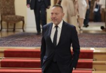 Στουρνάρας στη Handelsblatt: Γιατί είναι «ευπρόσδεκτες» οι ξένες τράπεζες στην Ελλάδα