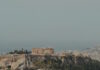 Καιρός σήμερα: Αποπνικτική ατμόσφαιρα με ζέστη και αφρικανική σκόνη – Στους 34 βαθμούς η θερμοκρασία στην Αττική