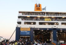 Φεύγουν τα πλοία από Πειραιά, Ραφήνα και Λαύριο: Πρόσθετα δρομολόγια για να εξυπηρετηθούν οι εξοδούχοι του Δεκαπενταύγουστου