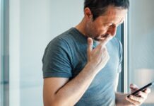Νέα απάτη με SMS: Επιτήδειοι στέλνουν μήνυμα για δήθεν τροχονομικές παραβάσεις